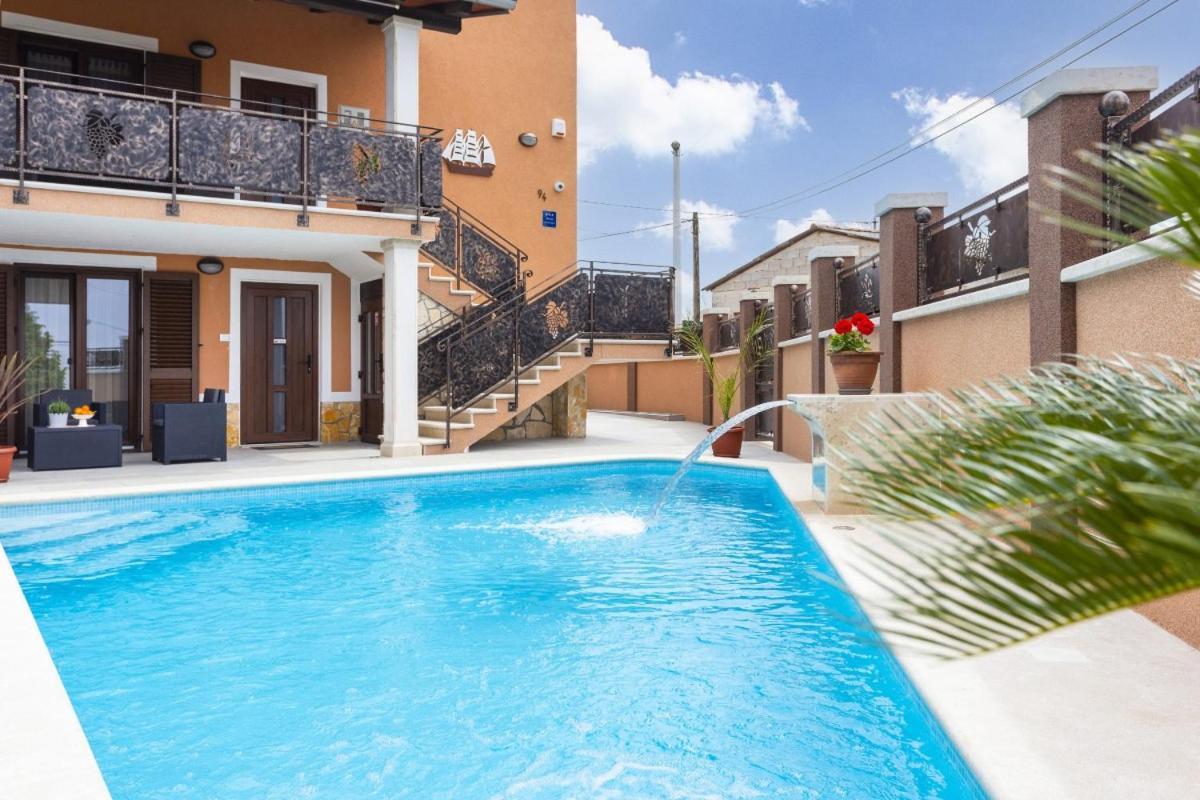 Villa Vita In Porec - Haus Fuer 6-8 Personen Kaštelir Εξωτερικό φωτογραφία