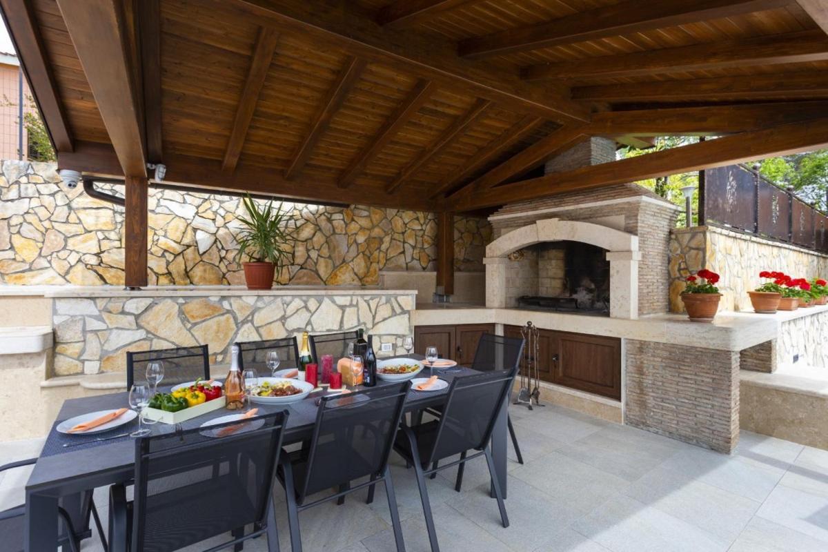 Villa Vita In Porec - Haus Fuer 6-8 Personen Kaštelir Εξωτερικό φωτογραφία