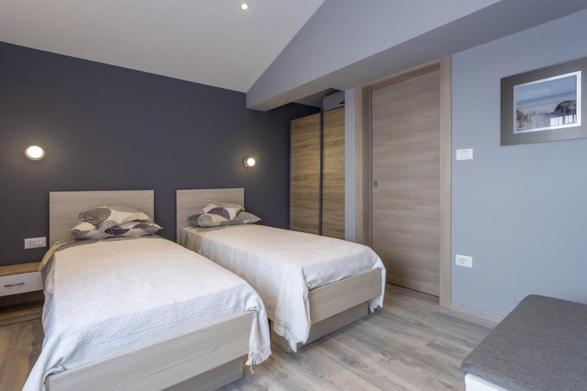 Villa Vita In Porec - Haus Fuer 6-8 Personen Kaštelir Εξωτερικό φωτογραφία