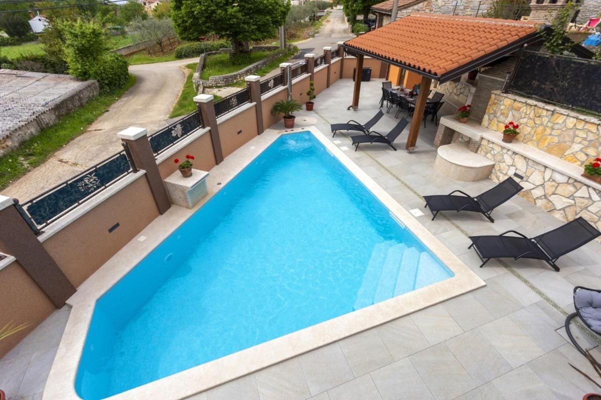 Villa Vita In Porec - Haus Fuer 6-8 Personen Kaštelir Εξωτερικό φωτογραφία