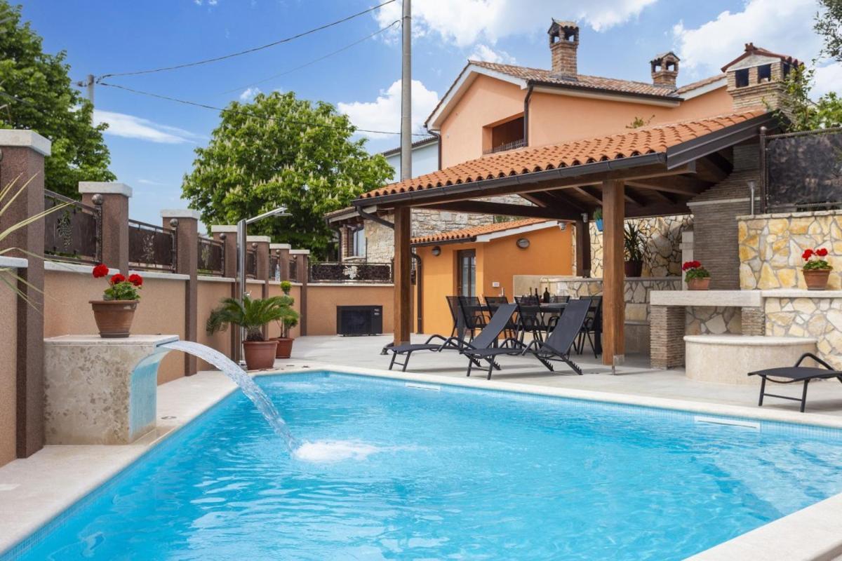 Villa Vita In Porec - Haus Fuer 6-8 Personen Kaštelir Εξωτερικό φωτογραφία