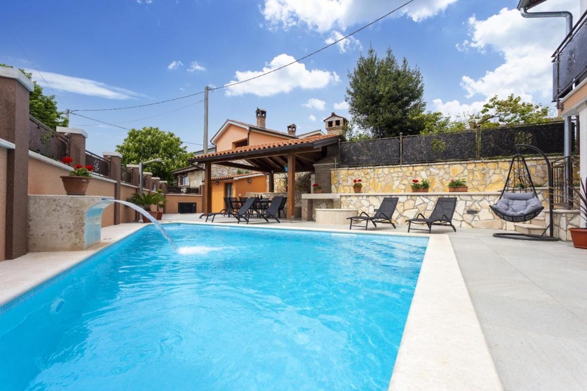 Villa Vita In Porec - Haus Fuer 6-8 Personen Kaštelir Εξωτερικό φωτογραφία