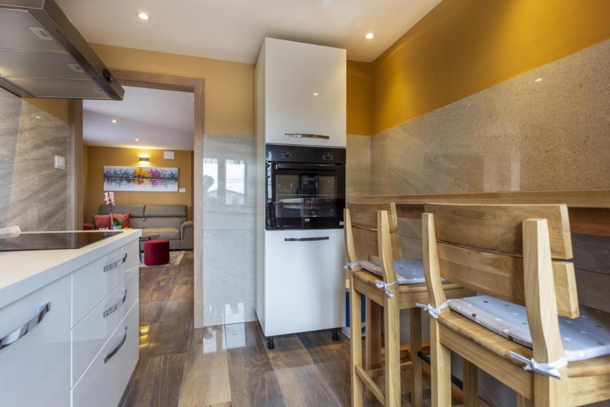 Villa Vita In Porec - Haus Fuer 6-8 Personen Kaštelir Εξωτερικό φωτογραφία