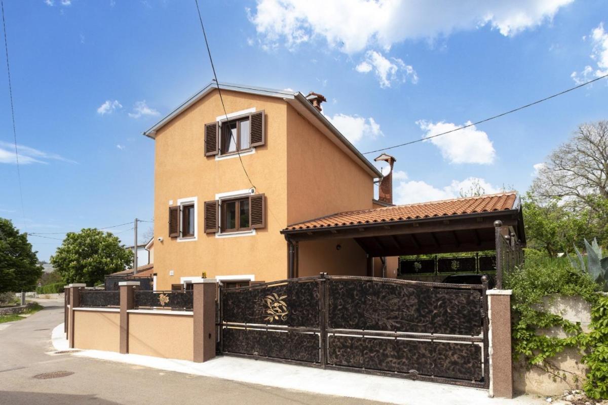 Villa Vita In Porec - Haus Fuer 6-8 Personen Kaštelir Εξωτερικό φωτογραφία